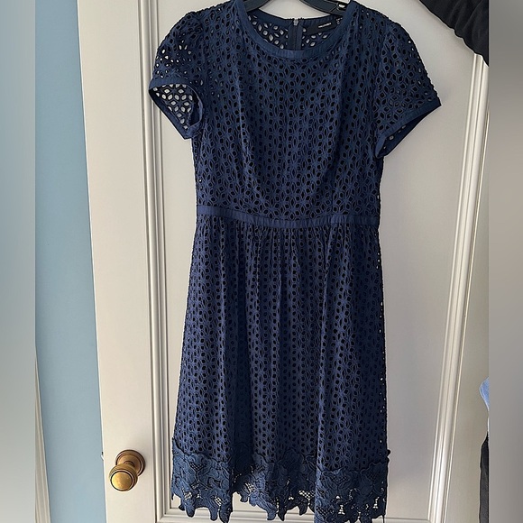 Hallhuber Dresses & Skirts - HALLHUBER Navy Blue UNWORN heavy lace shift dress! Size UK 8, FR 38, EUR 36 NWOT